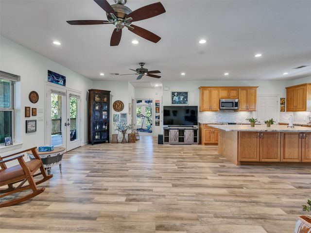 7502 E Wallisville Road, Baytown, TX 77521