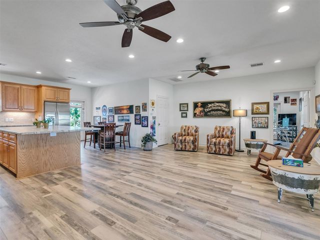 7502 E Wallisville Road, Baytown, TX 77521