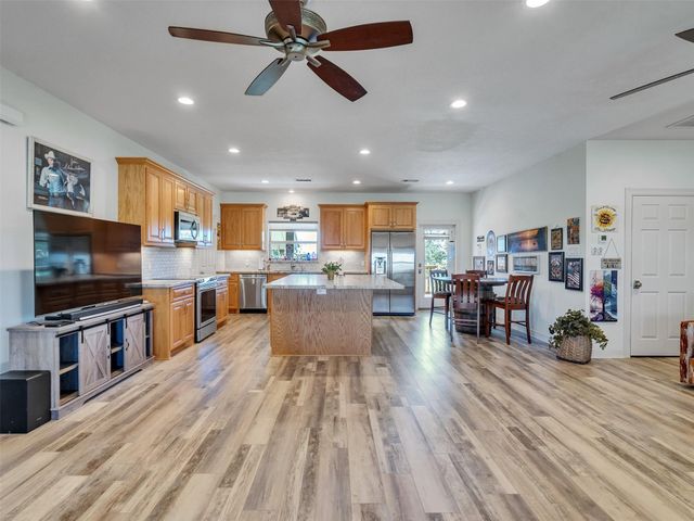 7502 E Wallisville Road, Baytown, TX 77521