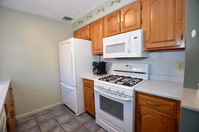 489 Turnpike St. 3-4, Easton, MA 02334