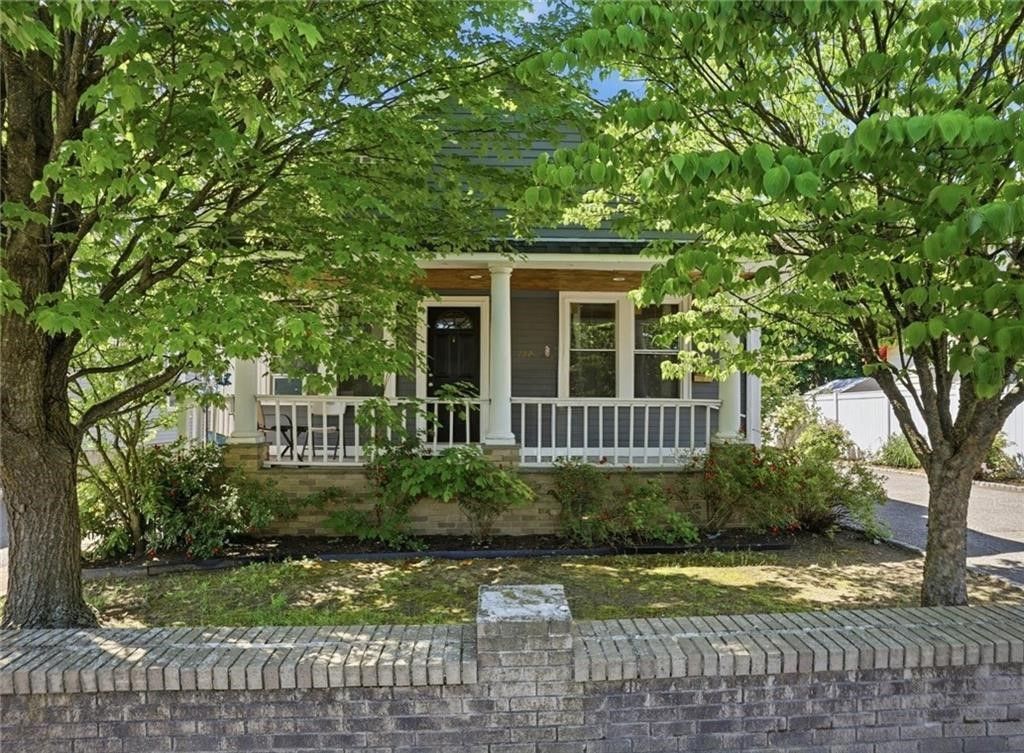 132 Roger Williams Avenue, Providence, RI 02907