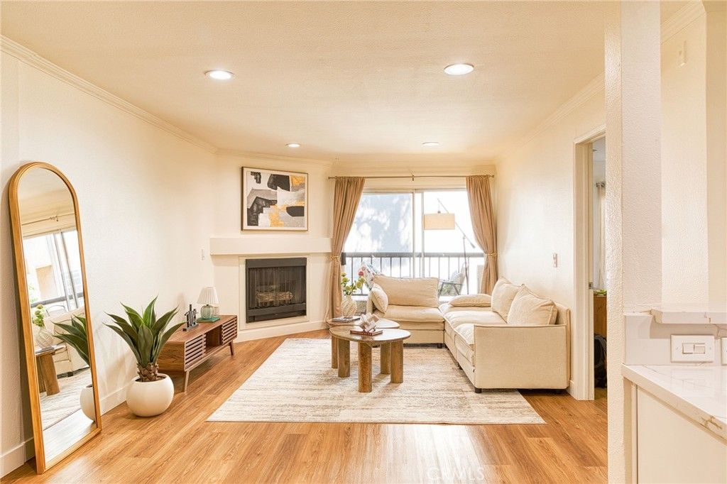 5510 Owensmouth 218, Woodland Hills, CA 91367 — exterior