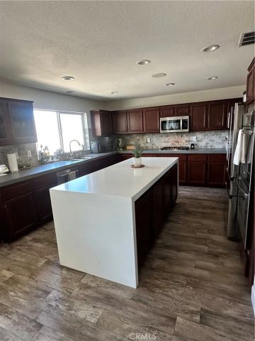 31954 Flowerhill Drive, Lake Elsinore, CA 92532