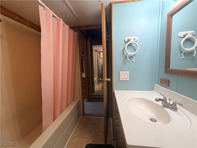 318 Fountain View BLVD, North Fort Myers, FL 33903