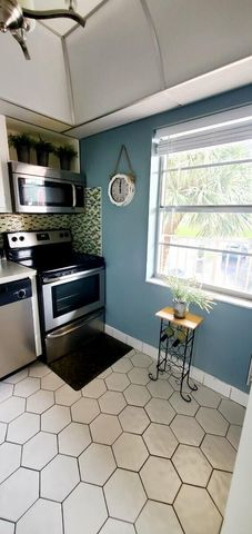 1010 Country Club Drive 206, Margate, FL 33063