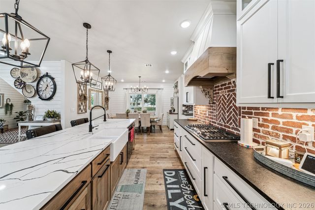 900 N 4389 Lane, Pryor, OK 74361