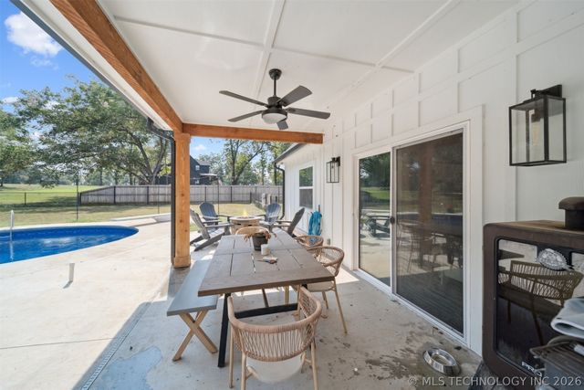 900 N 4389 Lane, Pryor, OK 74361