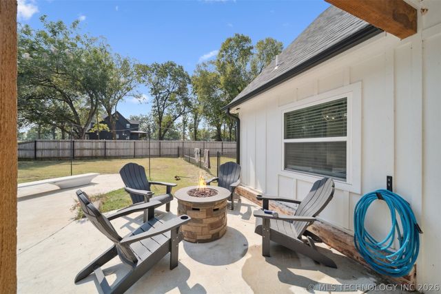 900 N 4389 Lane, Pryor, OK 74361
