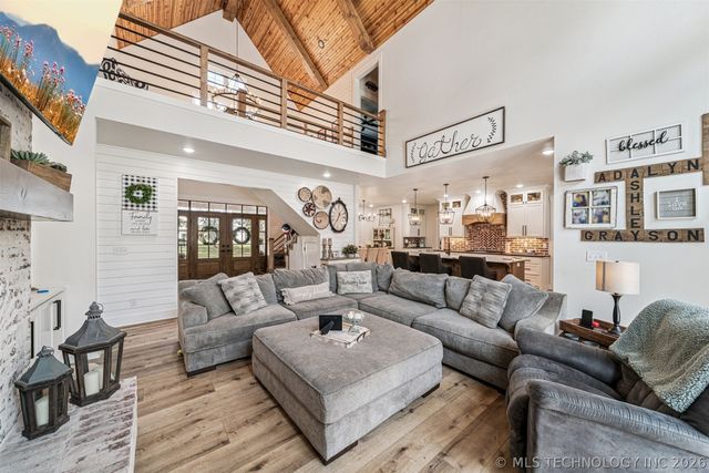 900 N 4389 Lane, Pryor, OK 74361