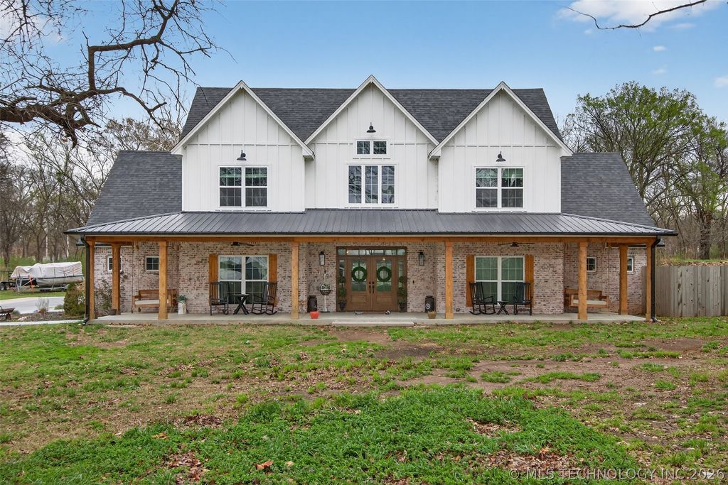 900 N 4389 Lane, Pryor, OK 74361
