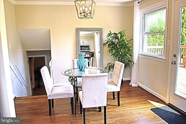 711 WOODBURN RD, Rockville, MD 20851