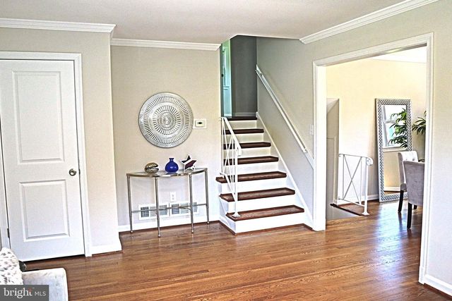 711 WOODBURN RD, Rockville, MD 20851