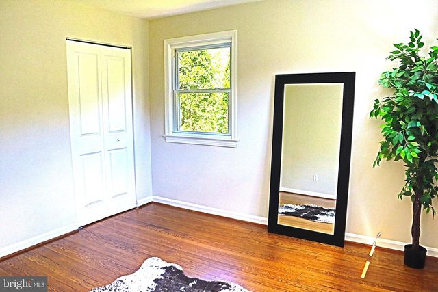 711 WOODBURN RD, Rockville, MD 20851