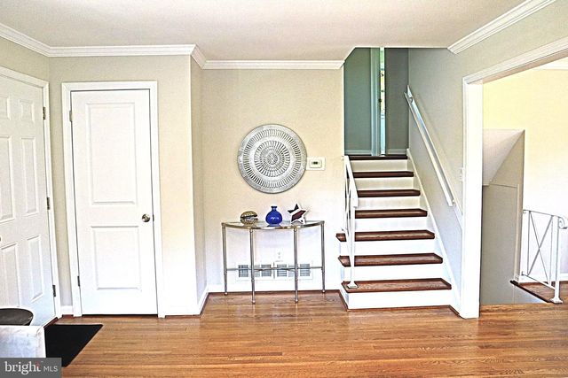 711 WOODBURN RD, Rockville, MD 20851