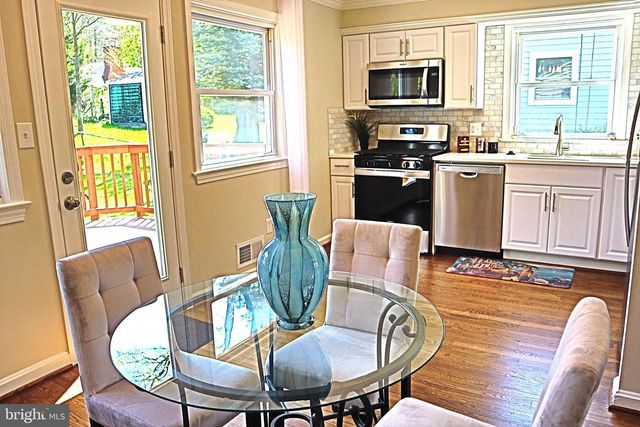 711 WOODBURN RD, Rockville, MD 20851