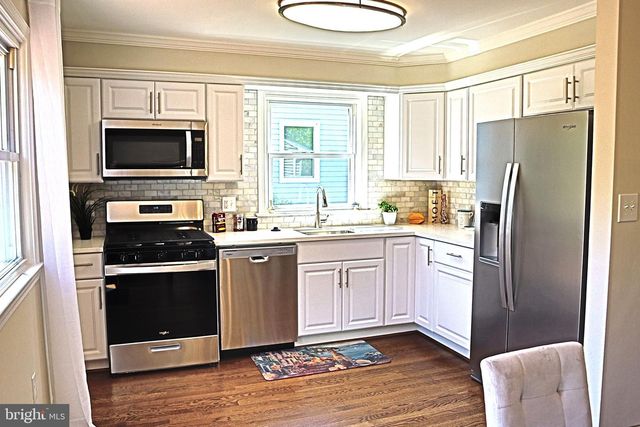 711 WOODBURN RD, Rockville, MD 20851