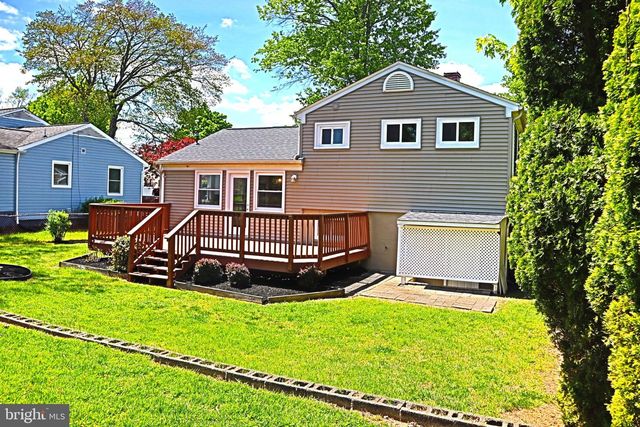 711 WOODBURN RD, Rockville, MD 20851