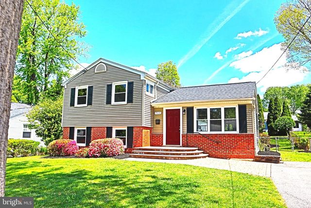 711 WOODBURN RD, Rockville, MD 20851