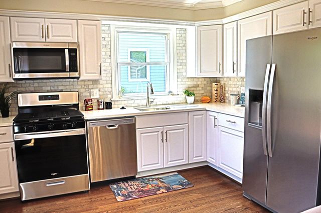 711 WOODBURN RD, Rockville, MD 20851