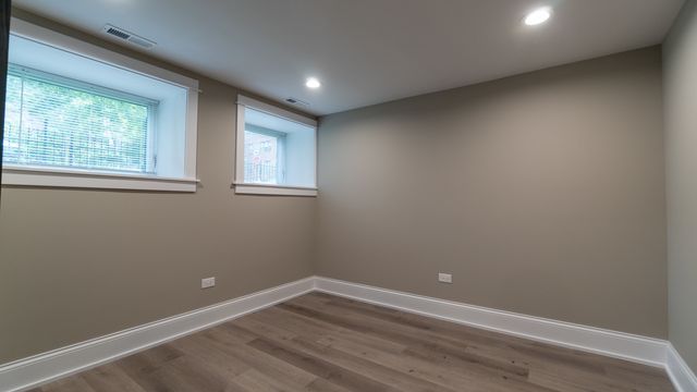5404 N Paulina Street Garden, Chicago, IL 60640