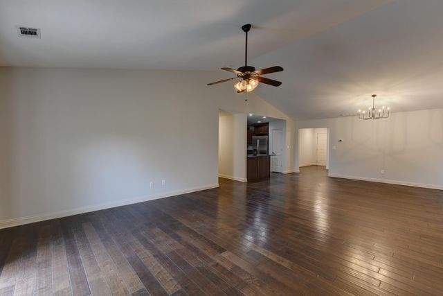 802 Veterans Lane, Crown Point, IN 46307