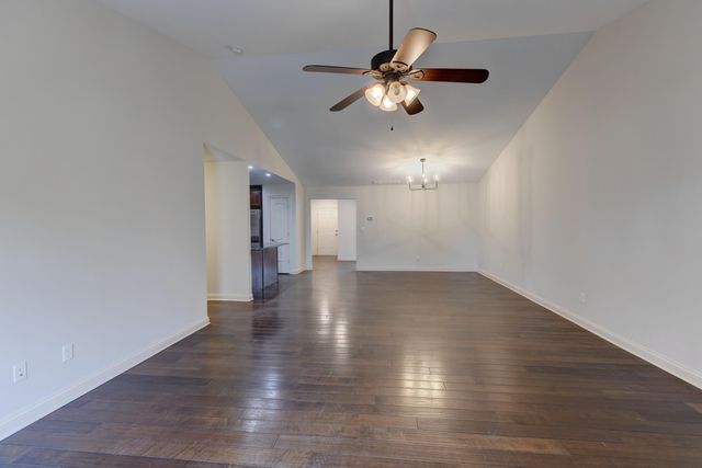 802 Veterans Lane, Crown Point, IN 46307