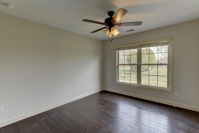 802 Veterans Lane, Crown Point, IN 46307