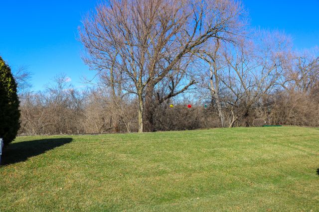 802 Veterans Lane, Crown Point, IN 46307