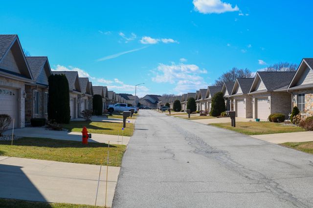 802 Veterans Lane, Crown Point, IN 46307