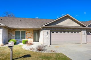 802 Veterans Lane, Crown Point, IN 46307