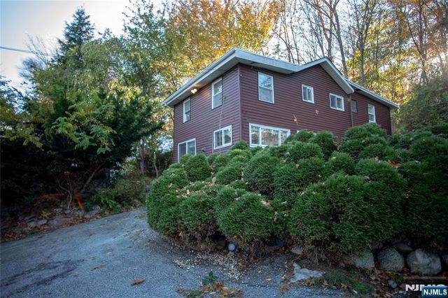 18 Decker Pond Road, Sussex, NJ 07461