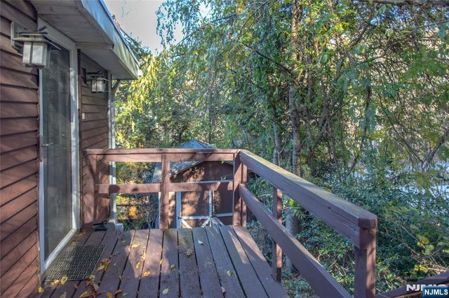 18 Decker Pond Road, Sussex, NJ 07461