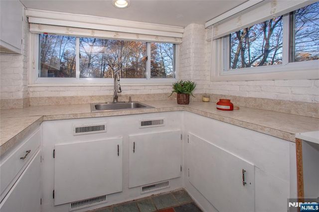 18 Decker Pond Road, Sussex, NJ 07461