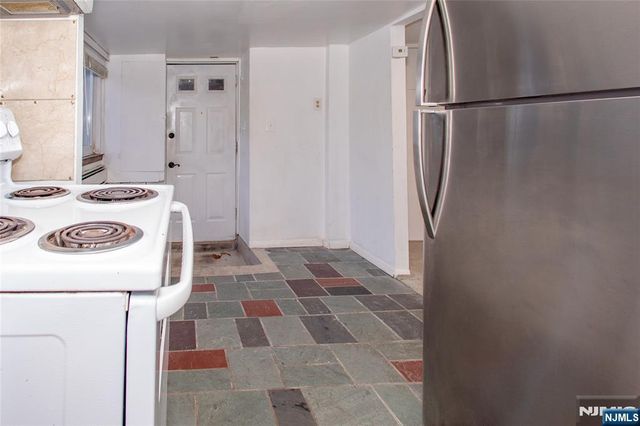 18 Decker Pond Road, Sussex, NJ 07461