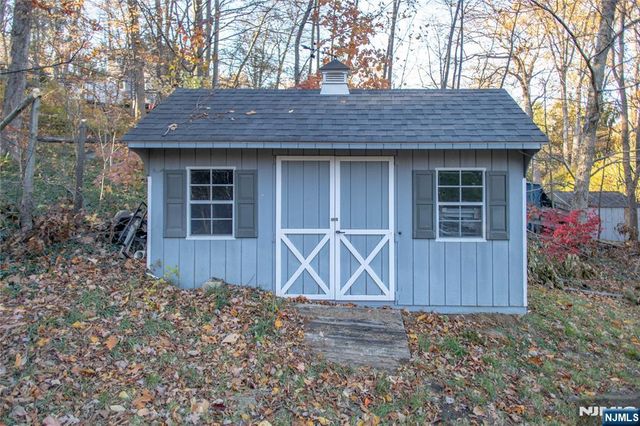 18 Decker Pond Road, Sussex, NJ 07461