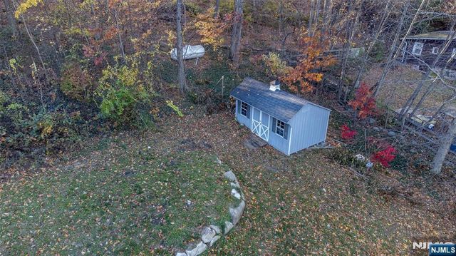 18 Decker Pond Road, Sussex, NJ 07461