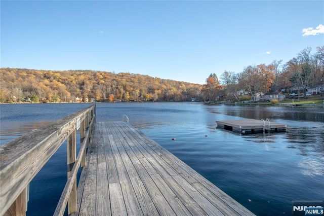 18 Decker Pond Road, Sussex, NJ 07461