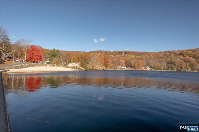 18 Decker Pond Road, Sussex, NJ 07461