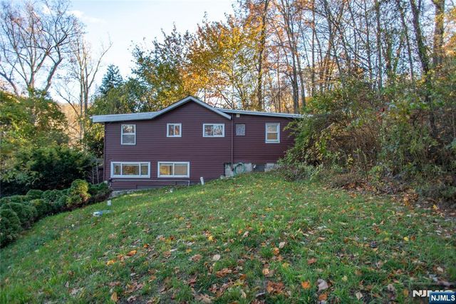 18 Decker Pond Road, Sussex, NJ 07461