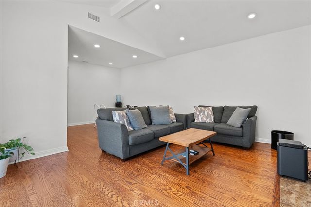 20230 Keswick 3, Winnetka, CA 91306