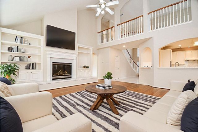 5718 Sapphire Bay Court, Sugar Land, TX 77479