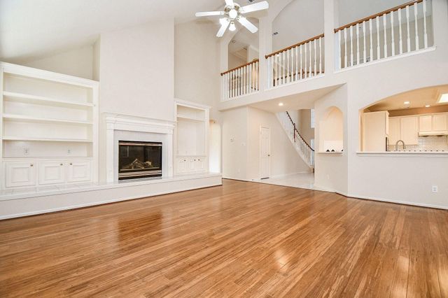 5718 Sapphire Bay Court, Sugar Land, TX 77479