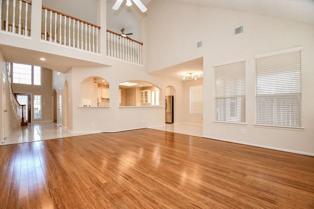 5718 Sapphire Bay Court, Sugar Land, TX 77479