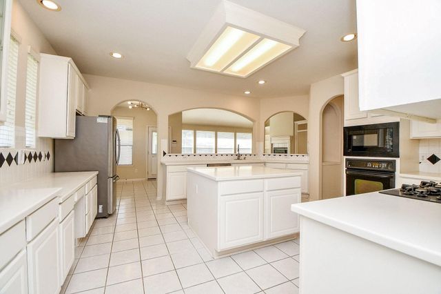 5718 Sapphire Bay Court, Sugar Land, TX 77479