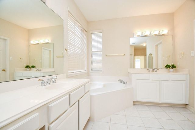 5718 Sapphire Bay Court, Sugar Land, TX 77479