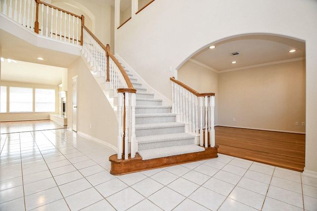 5718 Sapphire Bay Court, Sugar Land, TX 77479