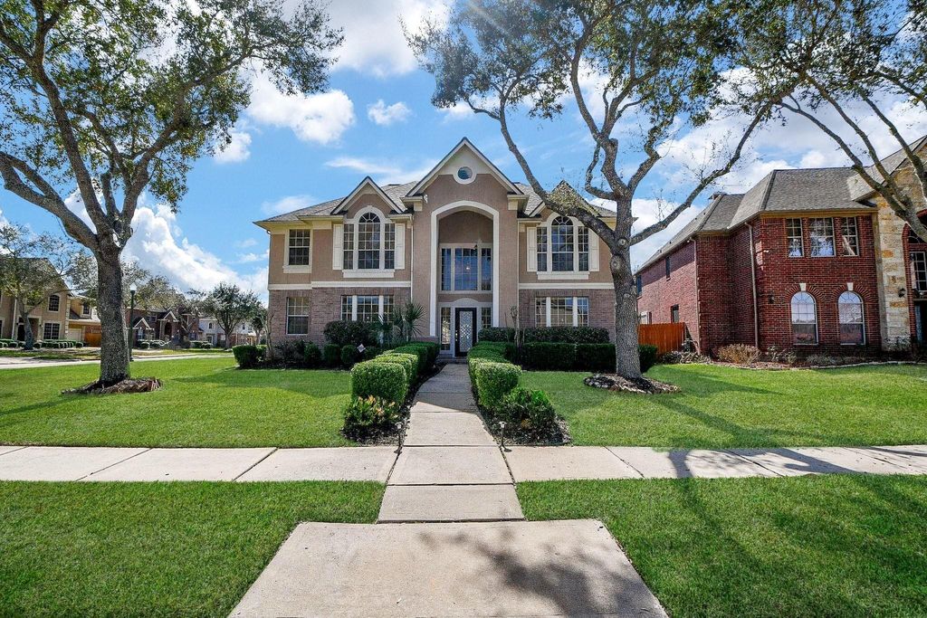5718 Sapphire Bay Court, Sugar Land, TX 77479