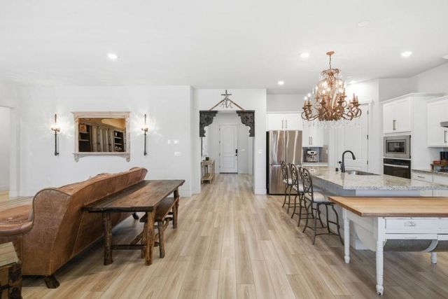 283 Vienna Way, Hollister, CA 95023