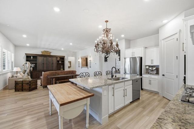 283 Vienna Way, Hollister, CA 95023