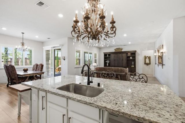 283 Vienna Way, Hollister, CA 95023